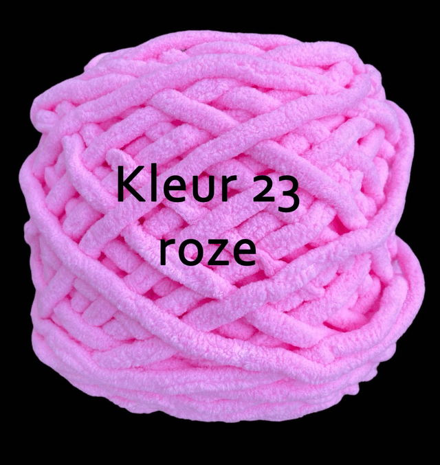 Chenille fluffy yarns 8 mm dik 45 grams